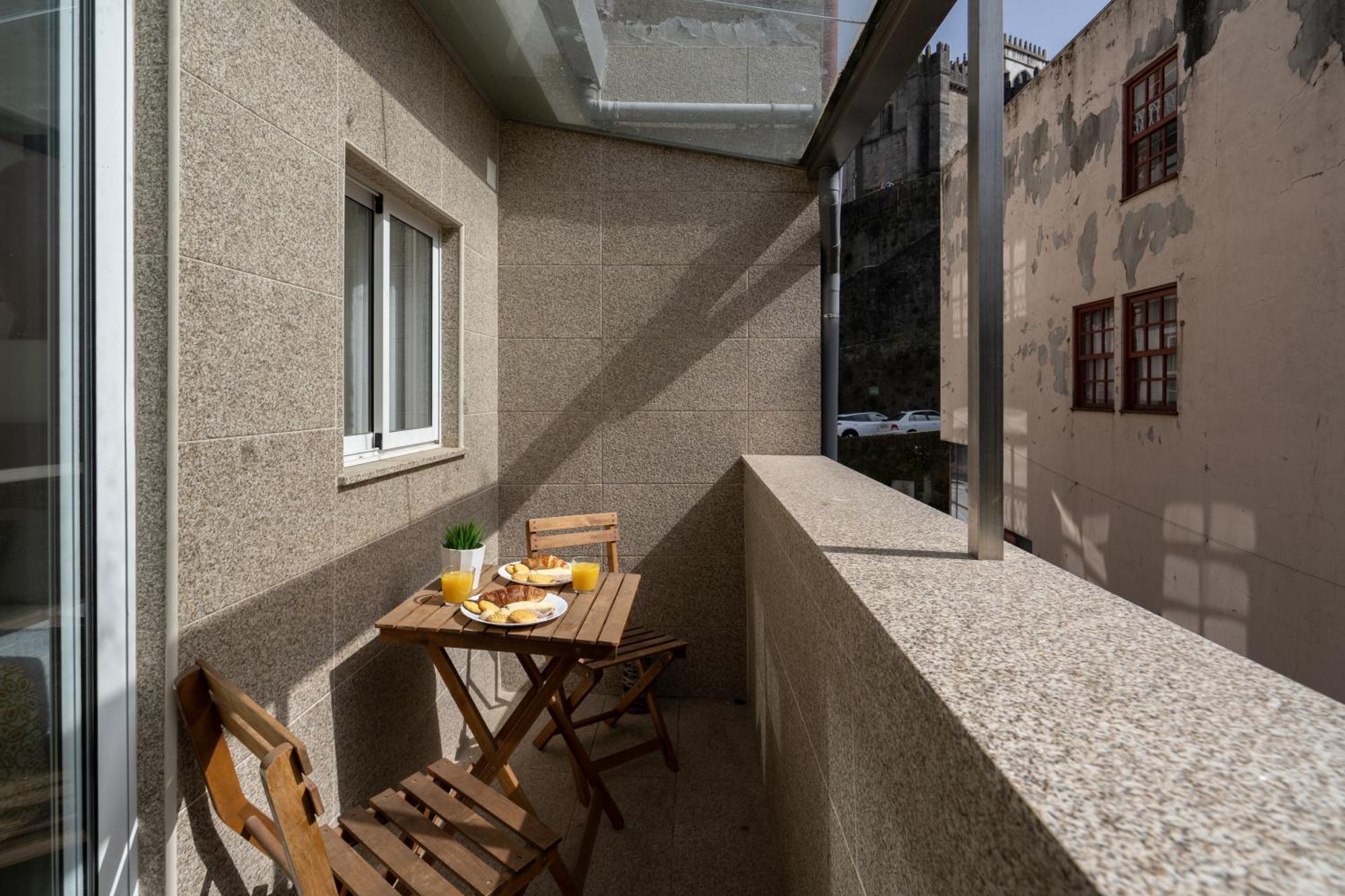 Host Wise - Spacious Noble Apartaments Ace Location Porto Zewnętrze zdjęcie